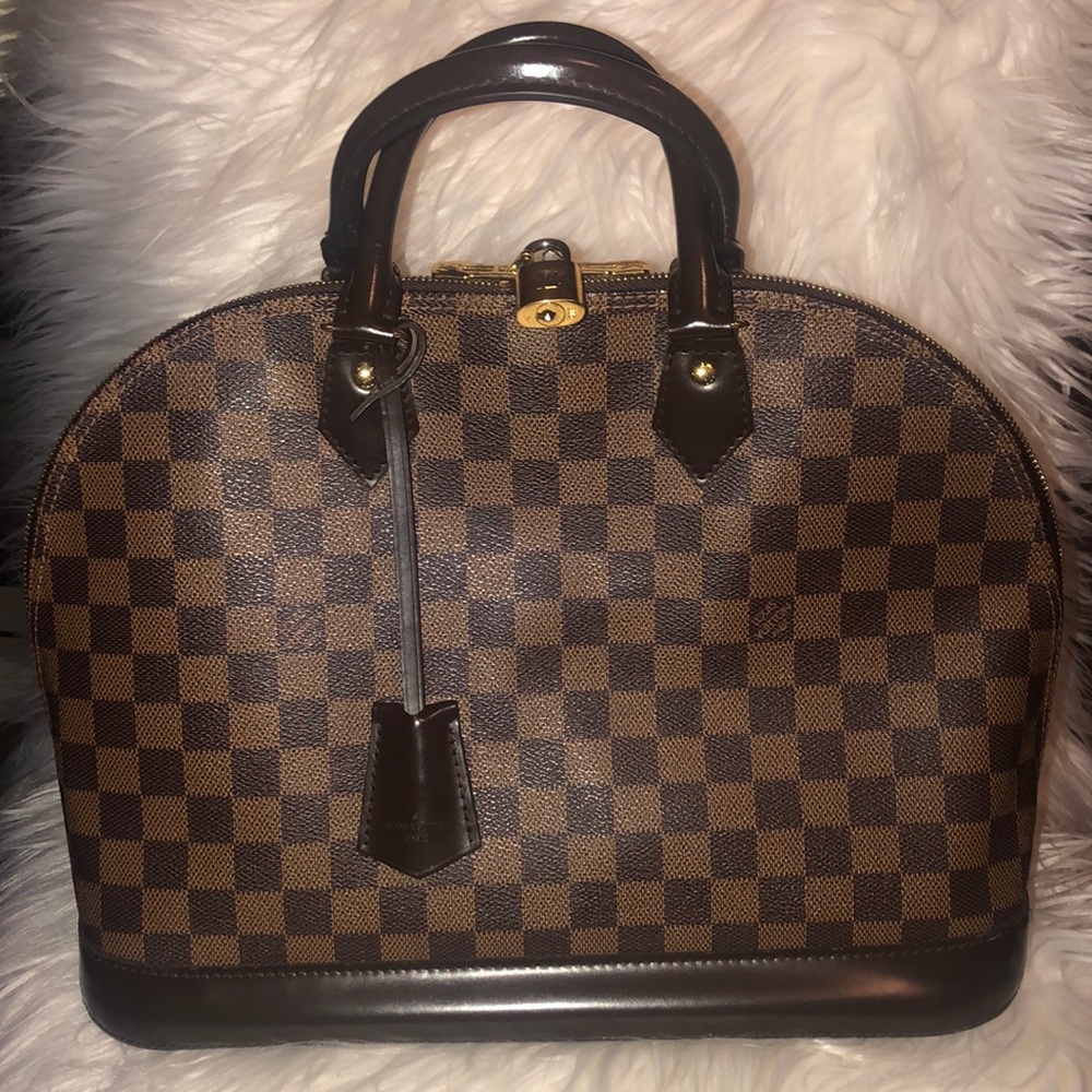 ❣️SUNDAY SALE!!!!❣️Louis Vuitton Alma MM Damier Ebene